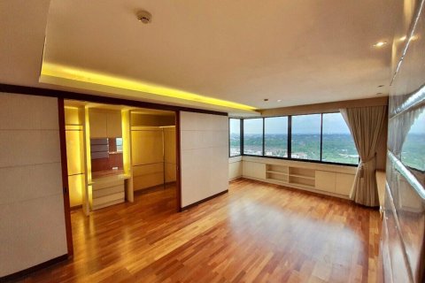 Кондоминиум с 3 спальнями в Нонтхабури, Таиланд № 134095 - фото 3