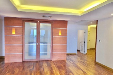 Кондоминиум с 3 спальнями в Нонтхабури, Таиланд № 134095 - фото 6