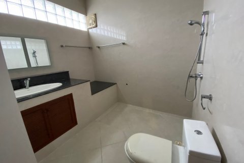 Villa in Phra Khanong, Bangkok, Thailand 4 bedrooms № 134096 - photo 18