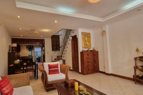 Таунхаус в Паттайе, Таиланд с 3 спальнями  № 116426 - фото 2