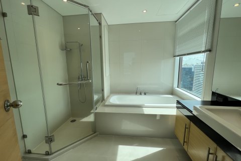 Condo in Bangkok, Thailand, 3 bedrooms № 181258 - photo 24