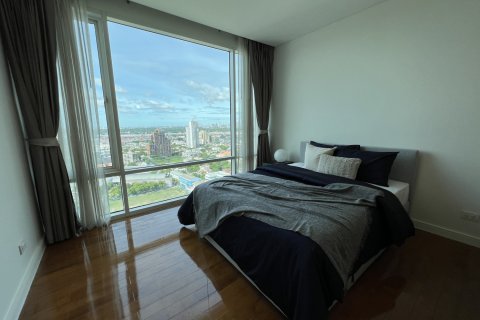 Condo in Bangkok, Thailand, 3 bedrooms № 181258 - photo 27