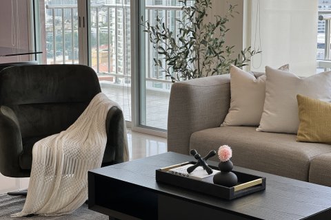 Condo in Bangkok, Thailand, 3 bedrooms № 181258 - photo 12