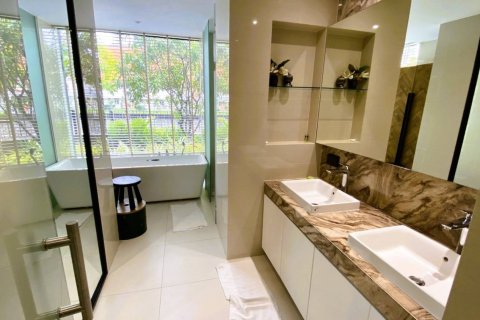 Condo in Bangkok, Thailand, 4 bedrooms № 181257 - photo 8
