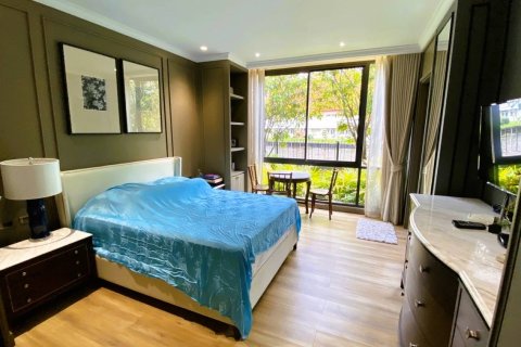 Condo in Bangkok, Thailand, 4 bedrooms № 181257 - photo 10
