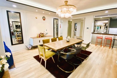 Condo in Bangkok, Thailand, 4 bedrooms № 181257 - photo 3