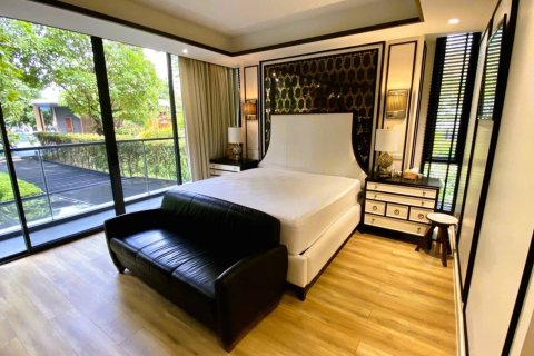 Condo in Bangkok, Thailand, 4 bedrooms № 181257 - photo 7