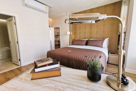 Condo in Bangkok, Thailand, 3 bedrooms  № 181255 - photo 4