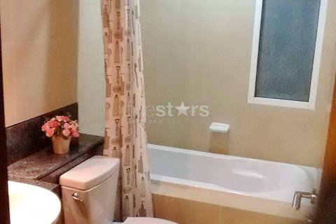 Condo in Watthana, Bangkok, Thailand, 2 bedrooms  № 141213 - photo 6