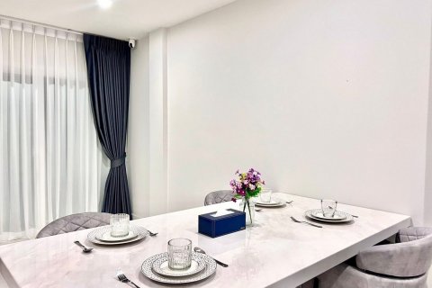 House in Phuket, Thailand 3 bedrooms № 141216 - photo 3