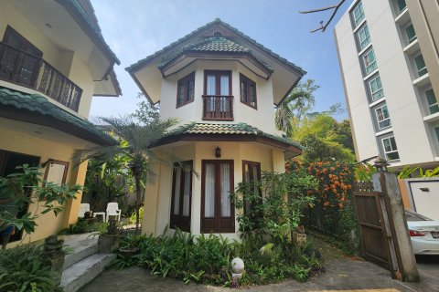 House in Chiang Mai, Thailand 8 bedrooms № 159605 - photo 2