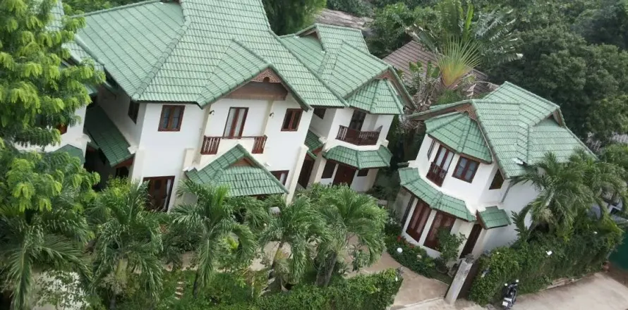 House in Chiang Mai, Thailand 8 bedrooms № 159605