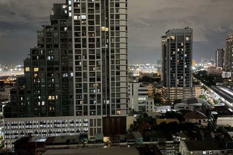 Студия в кондо в Пхая Тая, Бангкок, Таиланд № 159607 - фото 11