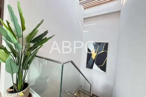 Casa de 4 dormitorios en Jomtien Beach, Pattaya, Tailandia № 211689 - foto 4
