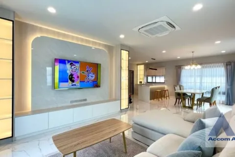 Haus in Samut Prakan, Thailand 4 Schlafzimmer № 216829 - Foto 2
