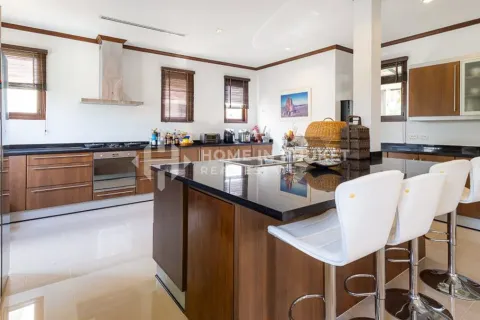 House in Phuket, Thailand 4 bedrooms № 209602 - photo 5
