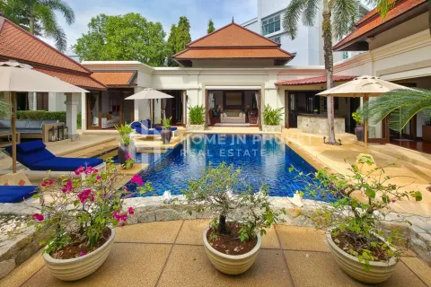 House in Phuket, Thailand 4 bedrooms № 209602