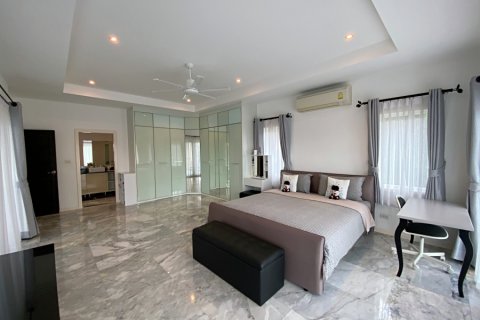 Villa in Hua Hin, Thailand 3 bedrooms № 168342 - photo 21