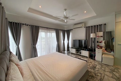 Villa in Hua Hin, Thailand 3 bedrooms № 168342 - photo 16