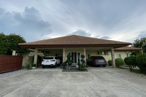 Villa in Hua Hin, Thailand 3 bedrooms № 168342 - photo 28