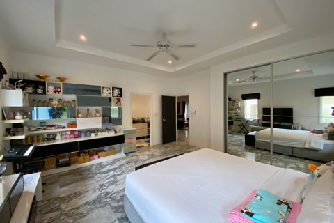 Villa in Hua Hin, Thailand 3 bedrooms № 168342 - photo 25
