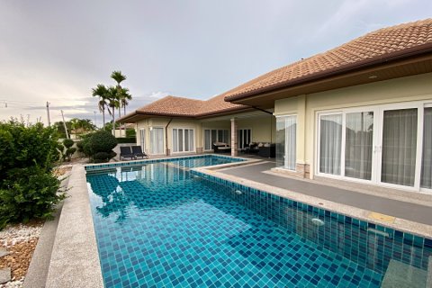 Villa in Hua Hin, Thailand 3 bedrooms № 168342 - photo 3