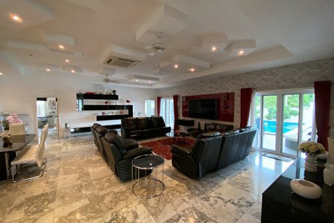 Villa in Hua Hin, Thailand 3 bedrooms № 168342 - photo 11