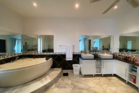 Villa in Hua Hin, Thailand 3 bedrooms № 168342 - photo 19