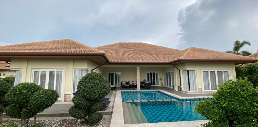 Villa in Hua Hin, Thailand 3 bedrooms № 168342
