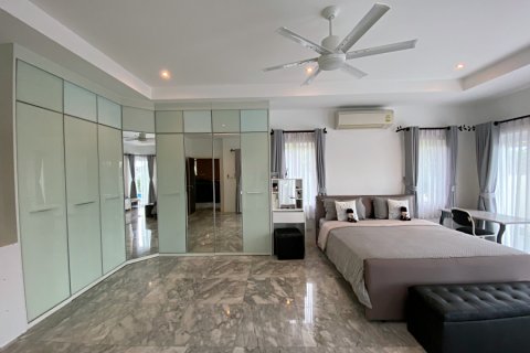 Villa in Hua Hin, Thailand 3 bedrooms № 168342 - photo 22
