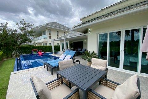 Villa in Hua Hin, Thailand 3 bedrooms № 168337 - photo 3