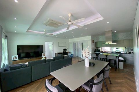 Villa in Hua Hin, Thailand 3 bedrooms № 168337 - photo 10