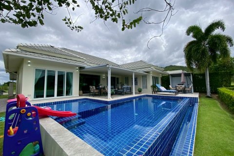 Villa in Hua Hin, Thailand 3 bedrooms № 168337