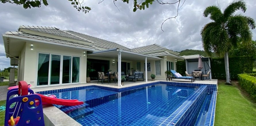 Villa in Hua Hin, Thailand 3 bedrooms № 168337