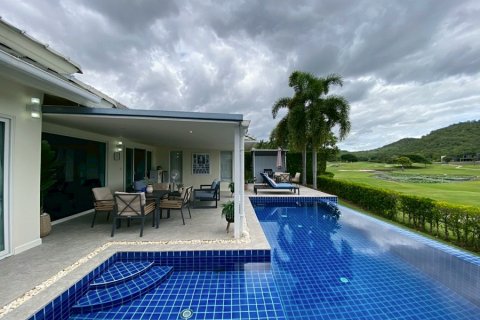 Villa in Hua Hin, Thailand 3 bedrooms № 168337 - photo 2