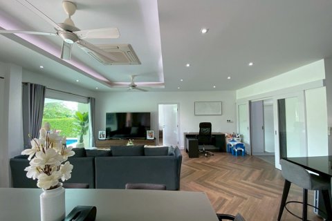 Villa in Hua Hin, Thailand 3 bedrooms № 168337 - photo 9