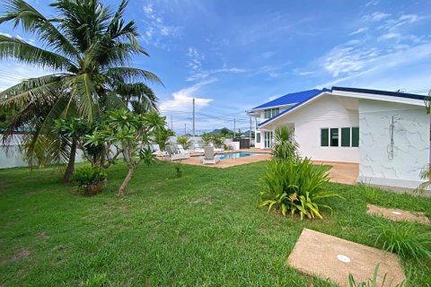 Villa in Hua Hin, Thailand 3 bedrooms № 168338 - photo 2