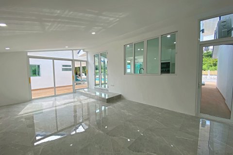 Villa in Hua Hin, Thailand 3 bedrooms № 168338 - photo 13