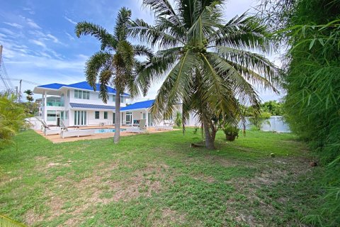 Villa in Hua Hin, Thailand 3 bedrooms № 168338 - photo 3