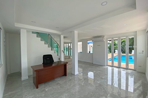 Villa in Hua Hin, Thailand 3 bedrooms № 168338 - photo 6