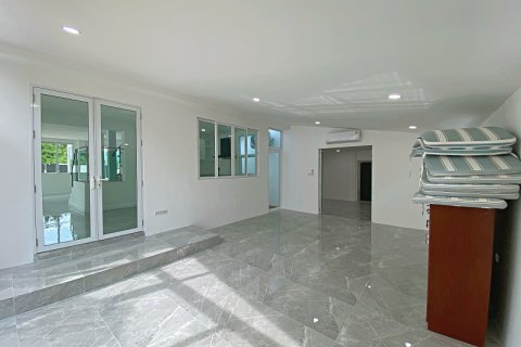 Villa in Hua Hin, Thailand 3 bedrooms № 168338 - photo 11