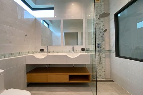 Villa in Hua Hin, Thailand 4 bedrooms № 168343 - photo 26