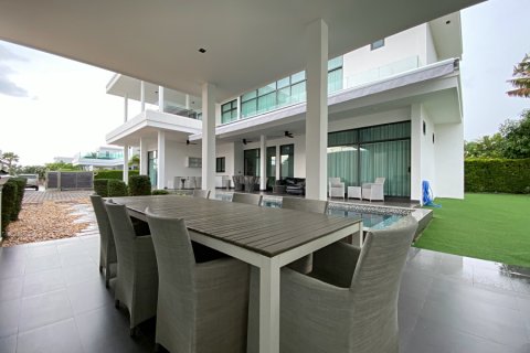 Villa in Hua Hin, Thailand 4 bedrooms № 168343 - photo 3