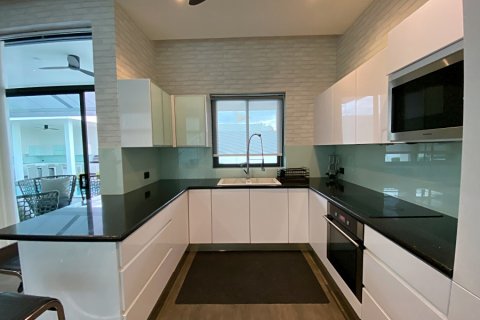 Villa in Hua Hin, Thailand 4 bedrooms № 168343 - photo 13