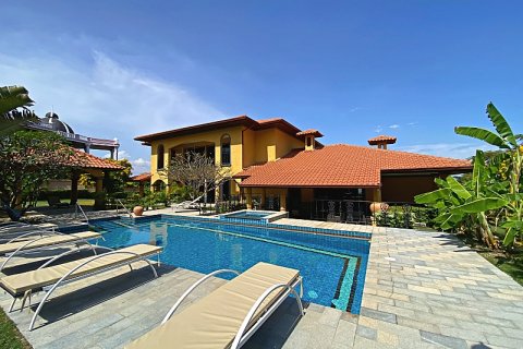 Villa in Hua Hin, Thailand 4 bedrooms № 168291