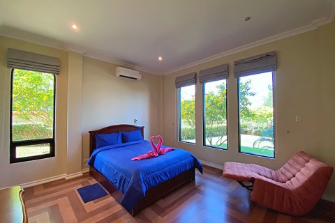 Villa in Hua Hin, Thailand 4 bedrooms № 168291 - photo 23