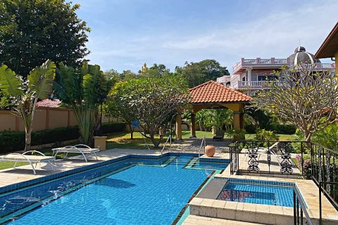 Villa in Hua Hin, Thailand 4 bedrooms № 168291 - photo 3