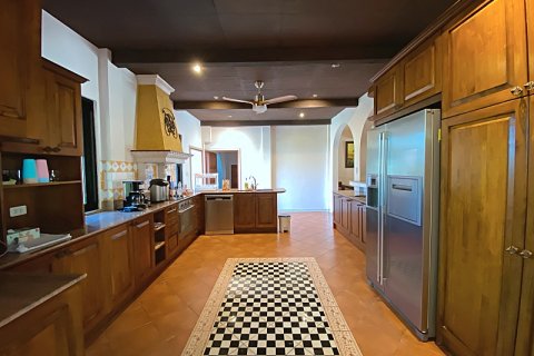 Villa in Hua Hin, Thailand 4 bedrooms № 168291 - photo 19