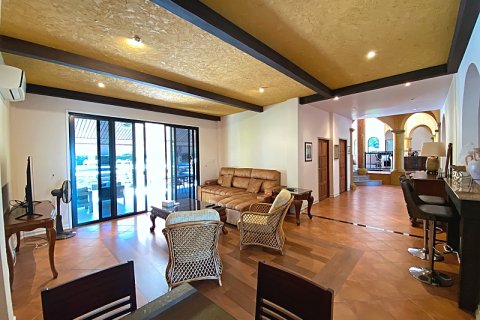 Villa in Hua Hin, Thailand 4 bedrooms № 168291 - photo 21