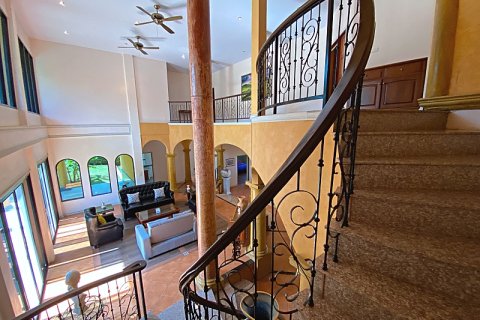 Villa in Hua Hin, Thailand 4 bedrooms № 168291 - photo 26